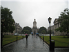  Trinity College, taková irská Karlova Univerzita. Prší. 